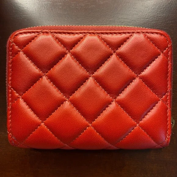 Versace Medusa Quilted Leather Compact Wallet - Picture 7 of 8